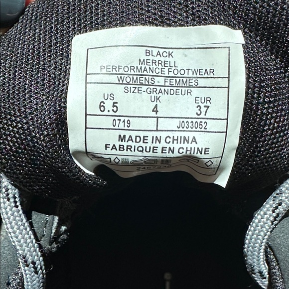 Merrell Women’s Gray and Black Air Cushion Waterproof Shoes - Picture 7 of 8